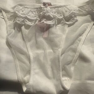 Victoria Secret White Eyelet Ruffle Strihg Panty S New